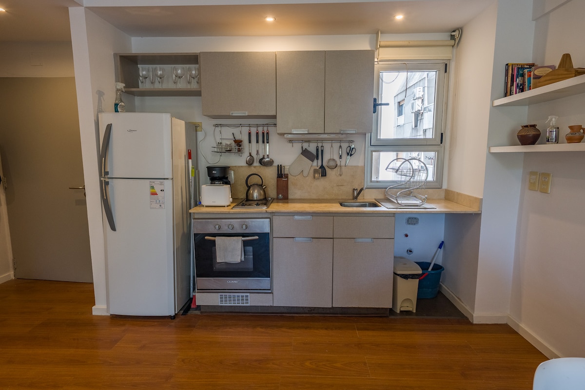 Studio apartment in Saavedra with balcony