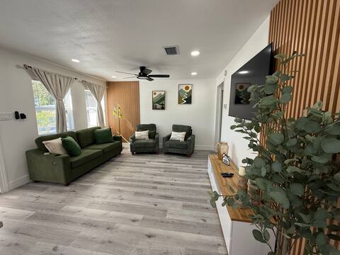 Successful Airbnb property: 3BR Hot Tub Retreat | Near TPA, Downtown & Stadium in Plaza Terrace