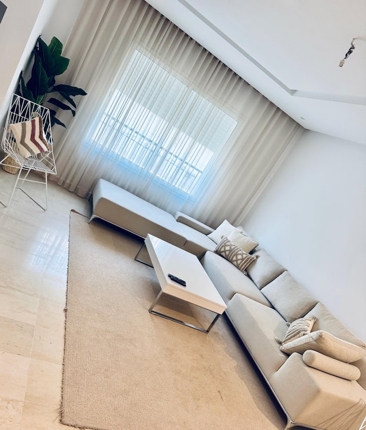 Beautiful Modern 2br With Living Room - Tunis