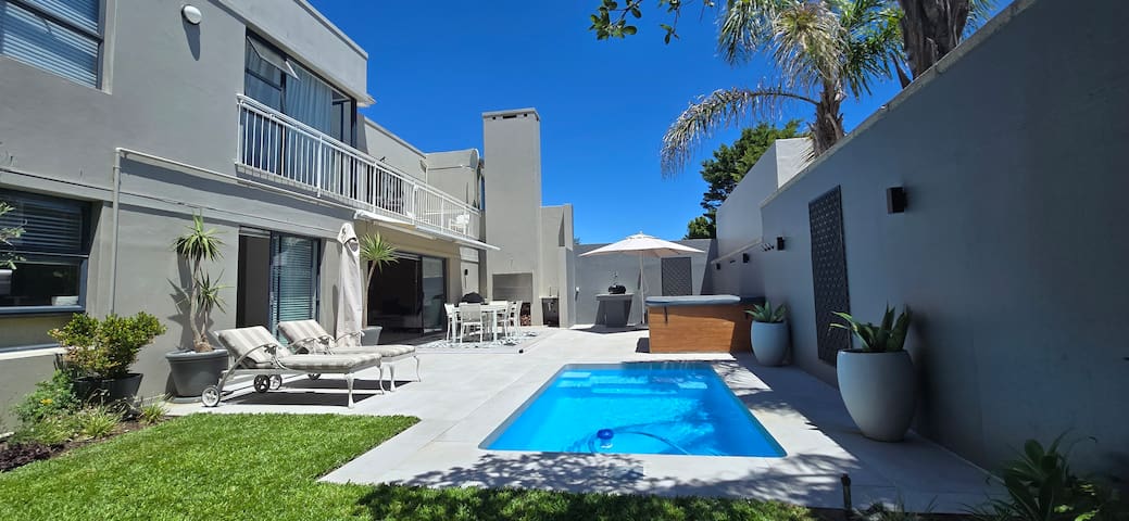 Luxury Mini Villa Sunset Beach Cape Town