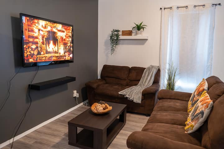Cozy 3br Home Near Downtown Winnipeg| Free Parking - Winnipeg