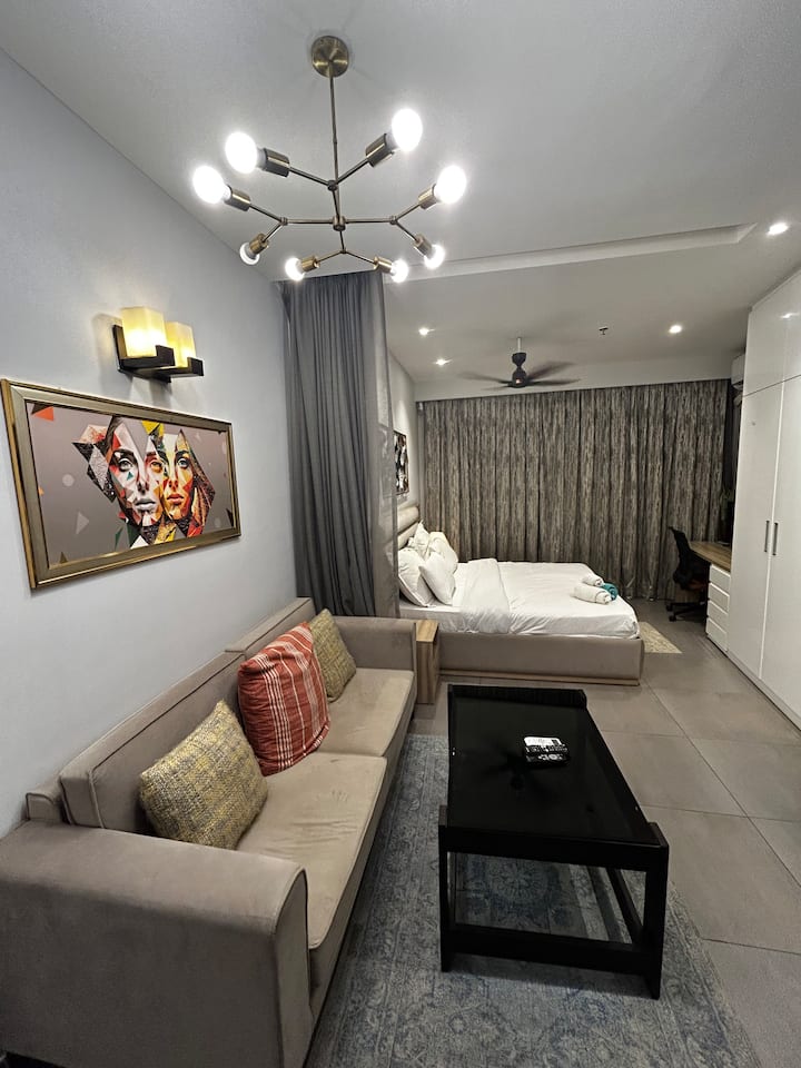 31st Floor|high Rise Luxury Stay - Noida