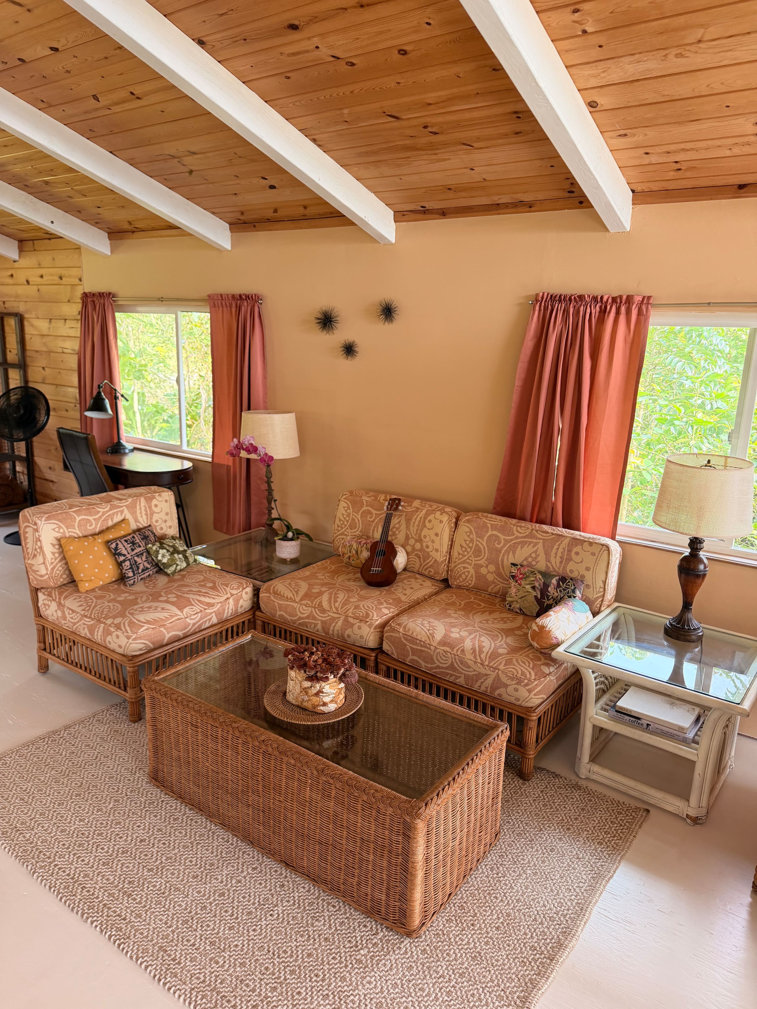 Private Tropical Bungalow on Kona Farm•Ocean Views - Photo 2