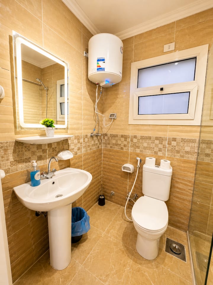 Neo Perfect 2 BDR In Rehab City: Full bathroom