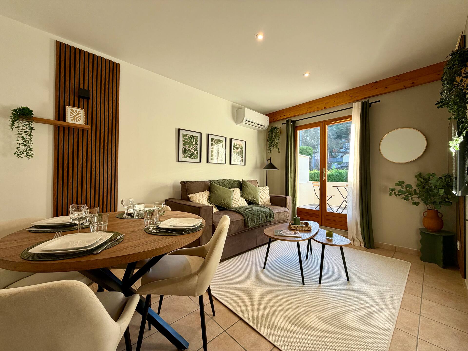 Solios, 2 air-conditioned rooms, terraces, close to the center, Wi-Fi
