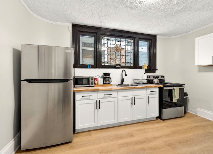 Historic East Ave Studio~king Bd~walkable~central1 - Rochester, NY
