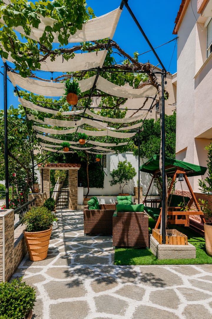 Yiayia's Kalesma - Private Garden View - Kavala