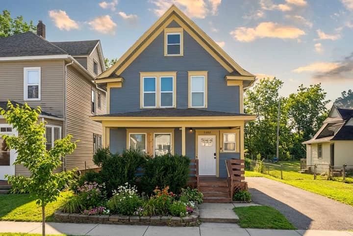 Remodeled 5 Min To Dntwn St Paul Monthly Stays - Saint Paul, MN