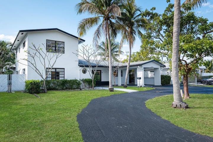Beautiful Apartment Close To Beach - Pompano Beach, FL