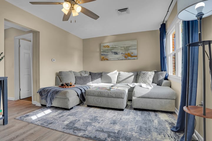 *New*townhome W/ Parking, Fire Pit, & Grill - Gettysburg, PA