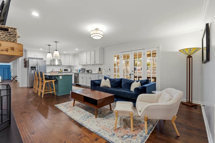Designer Retreat | Outdoor Oasis | 8 Min Downtown - Greenville, SC
