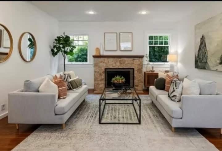 Comfy Modern Four Bed Marin Home - Mill Valley