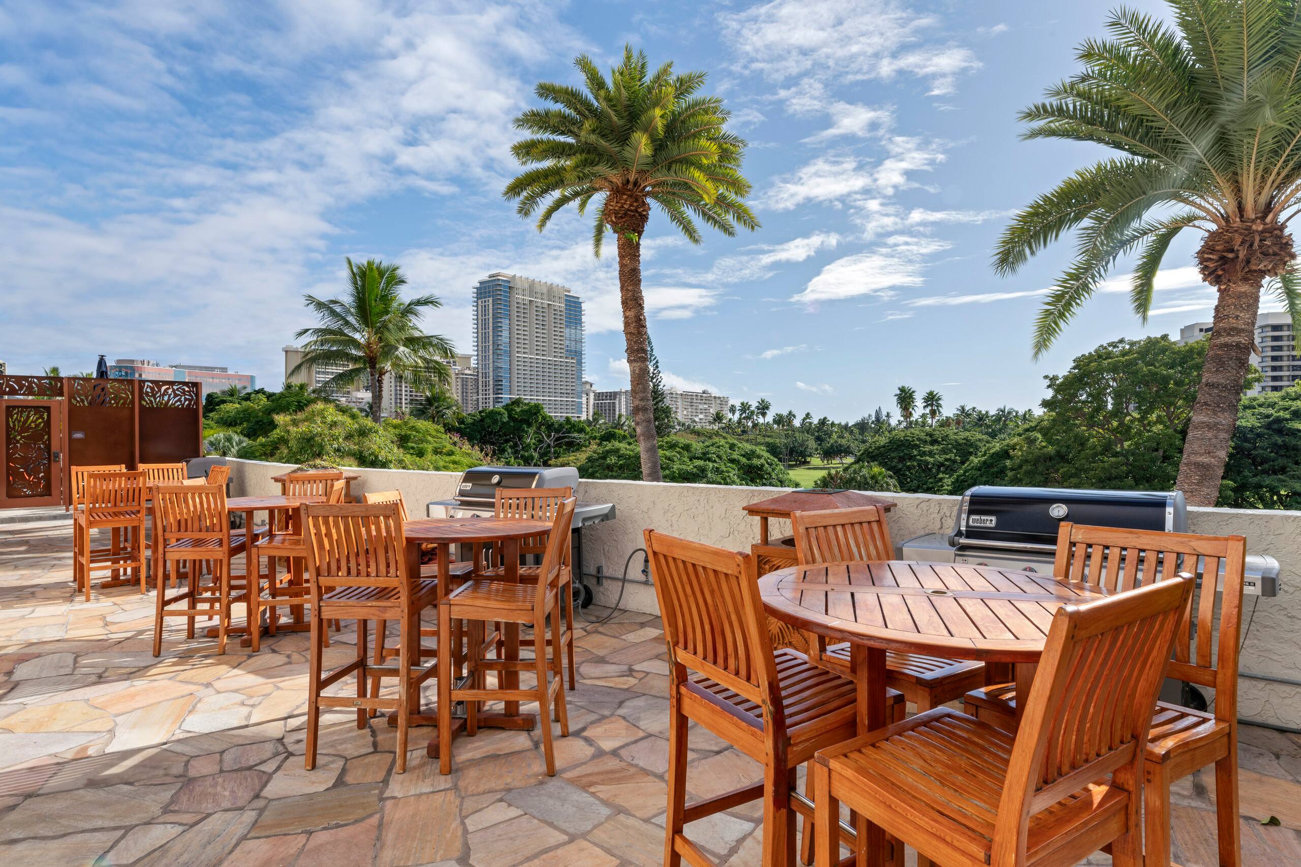 Your Waikiki Studio Near Beach. *no resort fees!* - Image 6