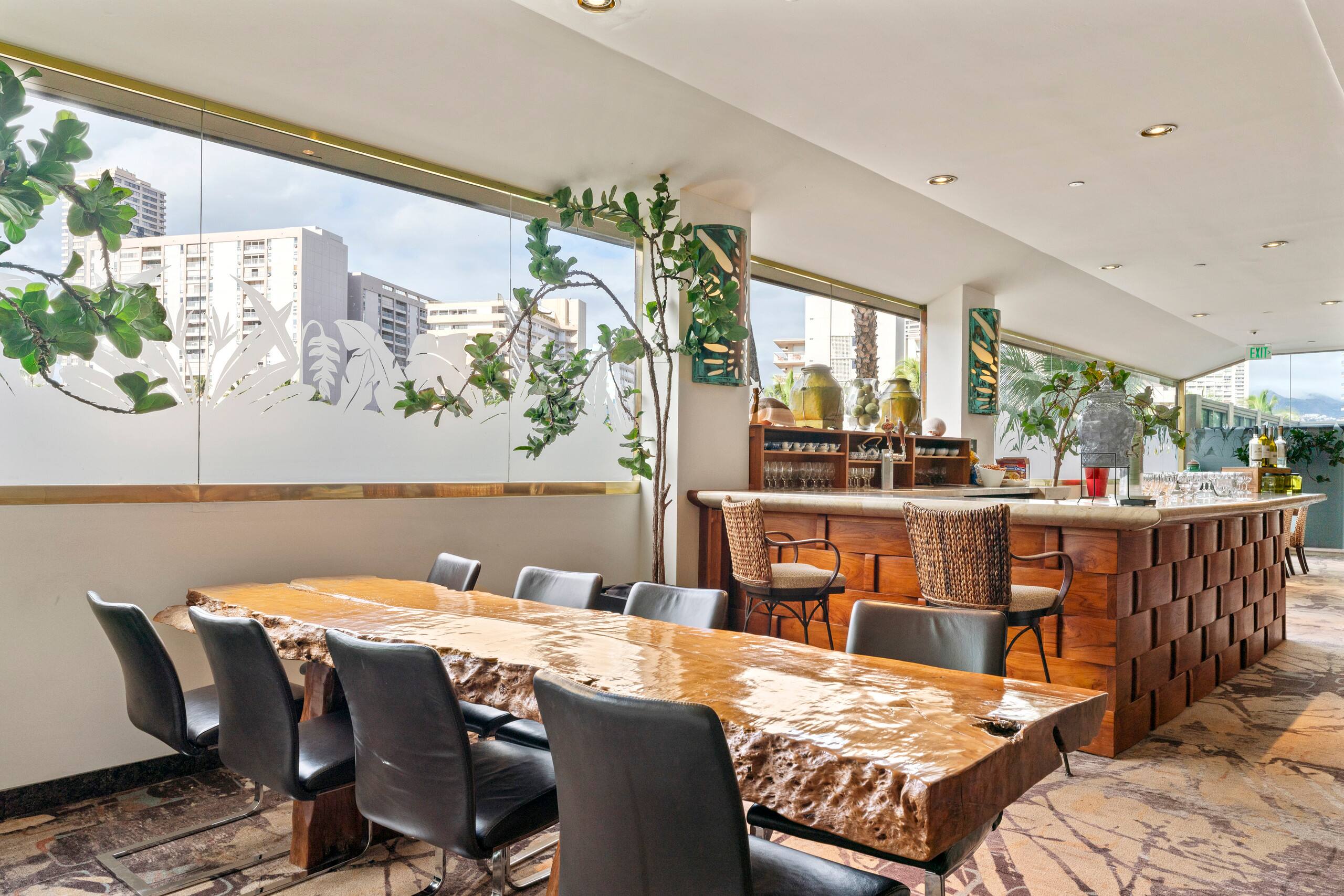 Your Waikiki Studio Near Beach. *no resort fees!* - Image 9