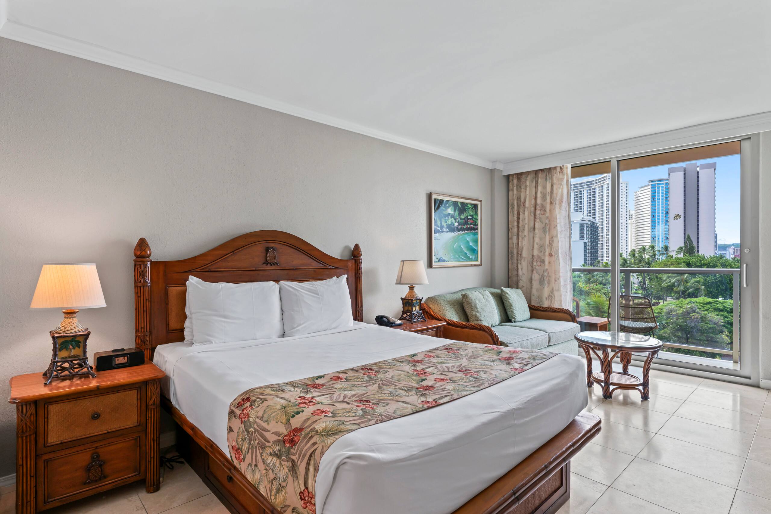 Your Waikiki Studio Near Beach. *no resort fees!* - Image 1