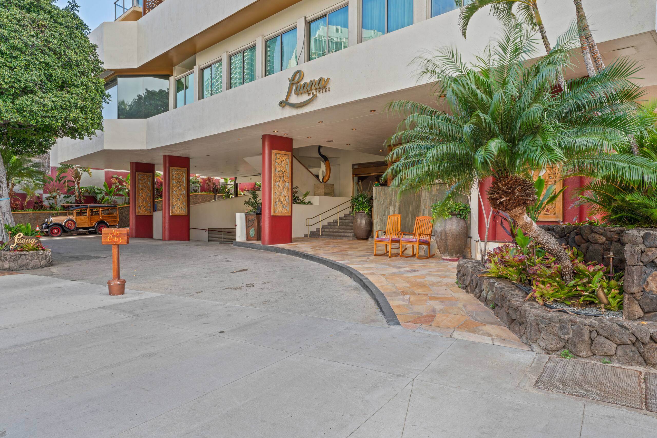 Your Waikiki Studio Near Beach. *no resort fees!* - Image 10