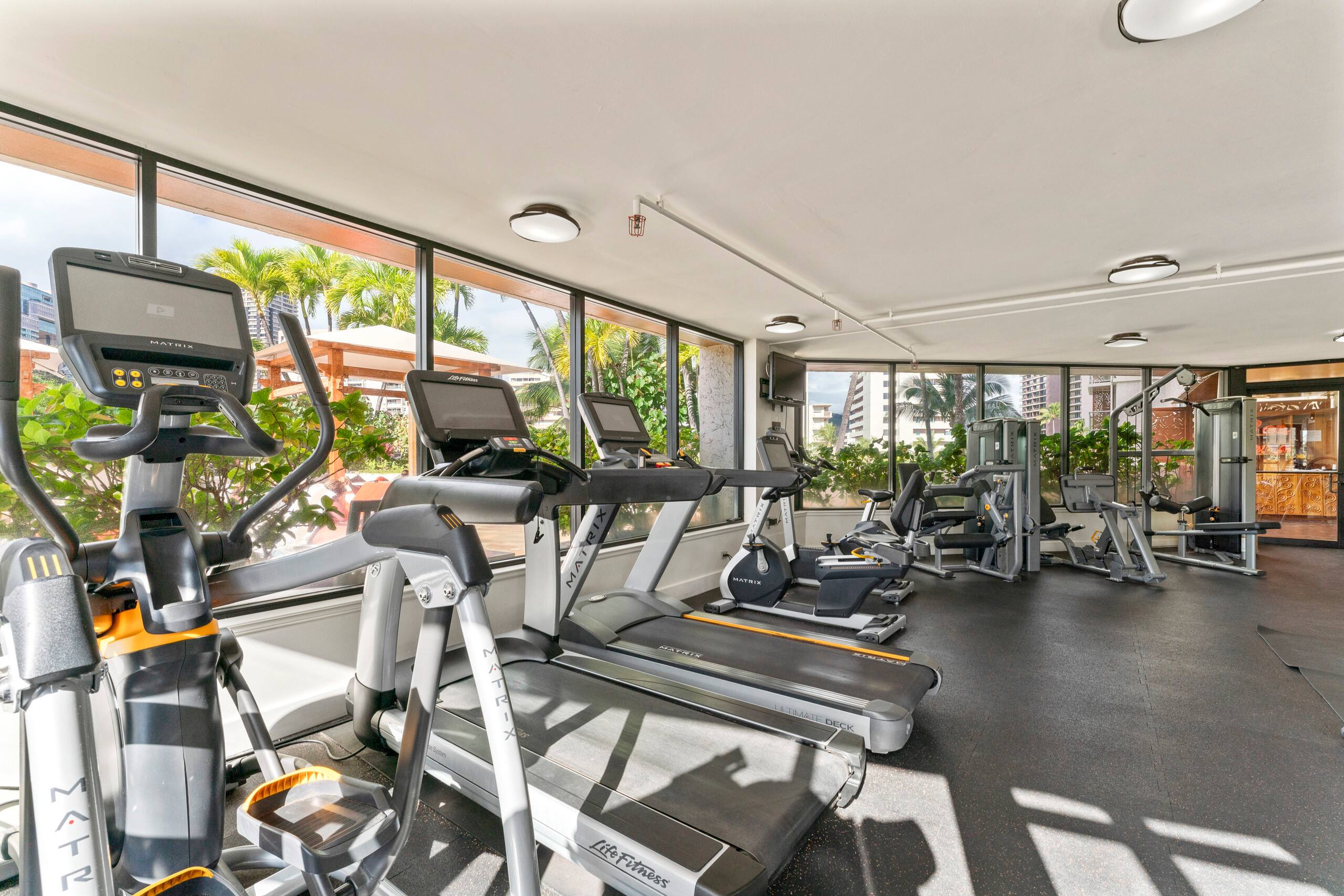 Your Waikiki Studio Near Beach. *no resort fees!* - Image 5