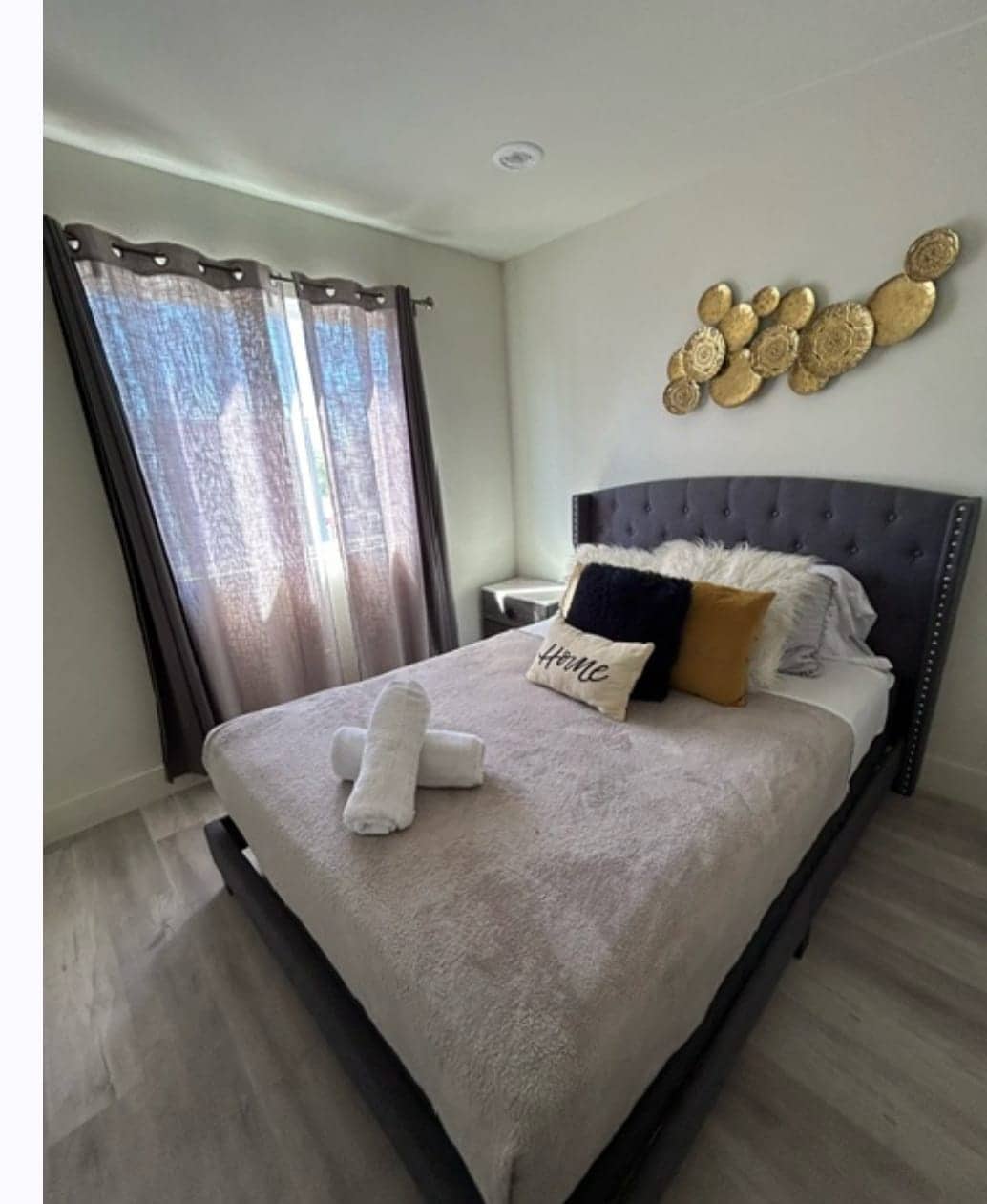 Spavajte mirno u čistom i mirnom prostoru sa svježom posteljinom.