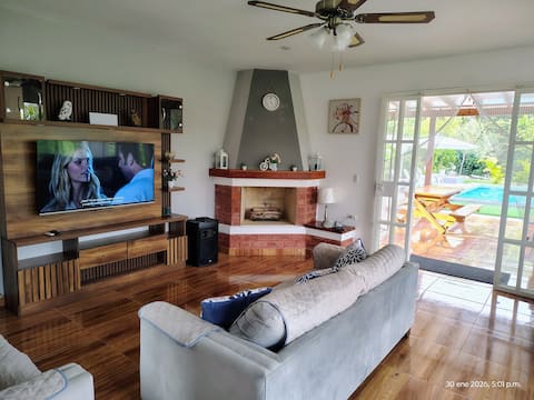 Top Airbnb: Montes de Oca House - Azpitia in Cañete