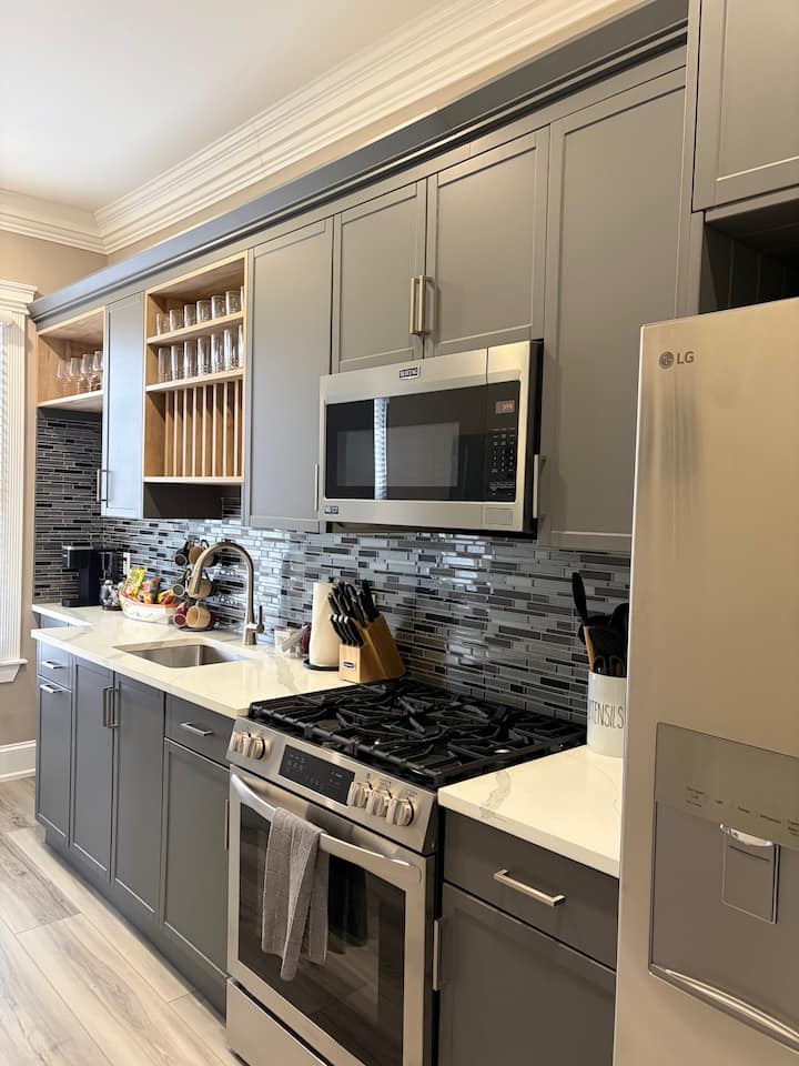 Chic Apartment In Asbury Park Mansion - Asbury Park, NJ