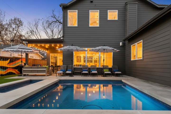Luxury Austin Retreat Pool Spa Sauna Near Soco - Austin, TX