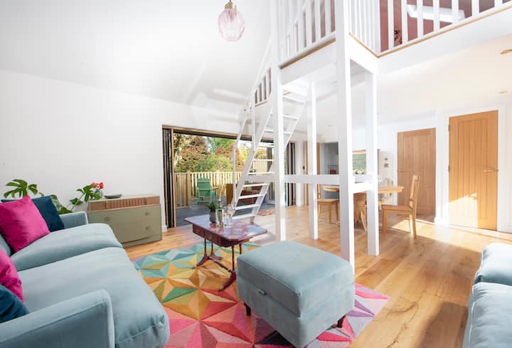 Darling Chestnut - Eco Luxury Cottage Cornwall - Coverack