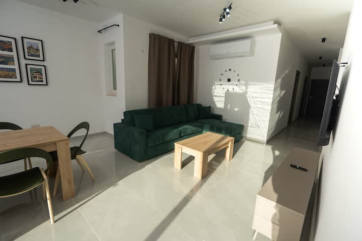 Modern And Spacious Apartment With Terrace - Malta