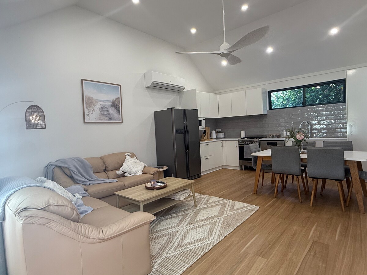 Popular Airbnb listing: Birdsong Stays Busselton in West Busselton