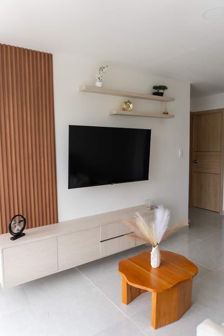 Apt With Amazing Views, Pool & Prime Location - Curiti