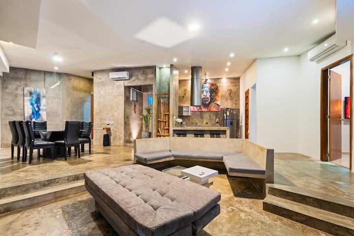 Beautiful 9br House With Pool Next To The Airport - Cartagena