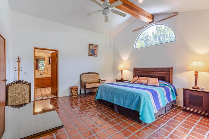 Schlafzimmer 1