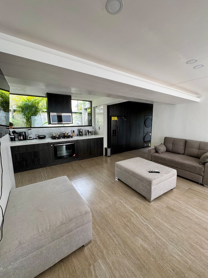 Casa En El Este De Caracas Con Piscina - Venezuela