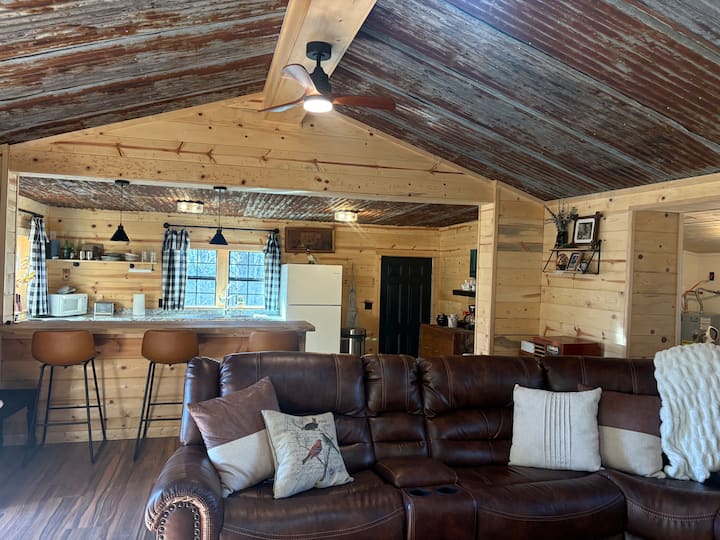 “The Cabin” At Dobbers Corner - Arkansas