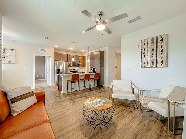 Xl 1br 2-king Beds Near Mayo Pool Gym Workspace - Jacksonville, FL