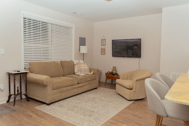 Private 2br Guest Apartment - Cleveland, TN