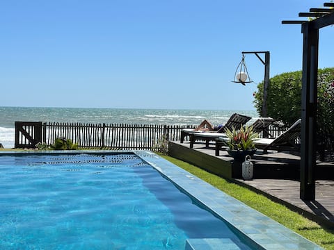 Beautiful beachfront house with Guajiru pool