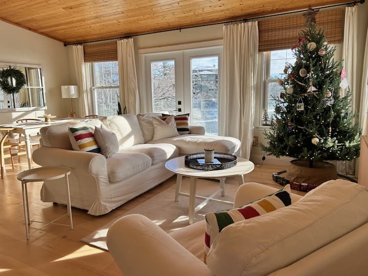 Henesy House On Lotw (Only 2 Minutes To Town) - Kenora