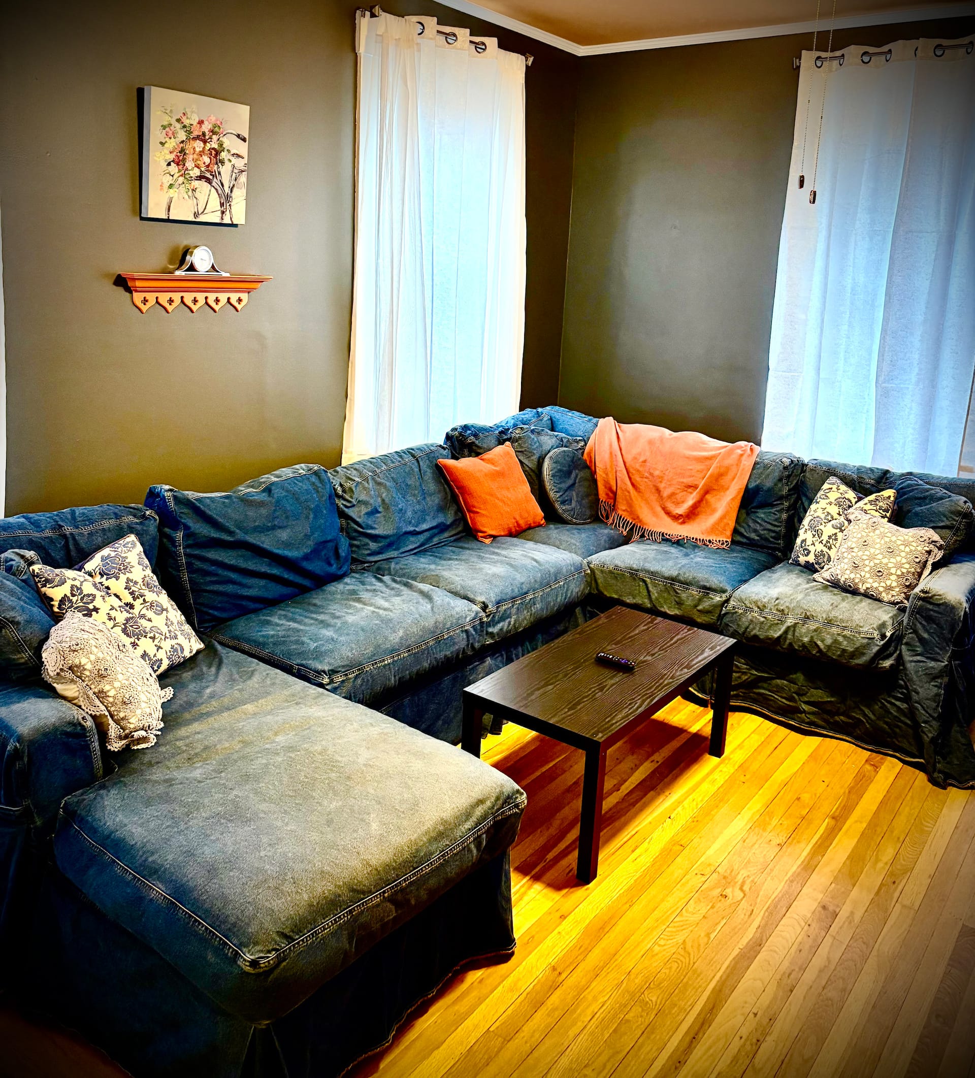 Downtown 2BR Sleeps 8 | Historic 1911