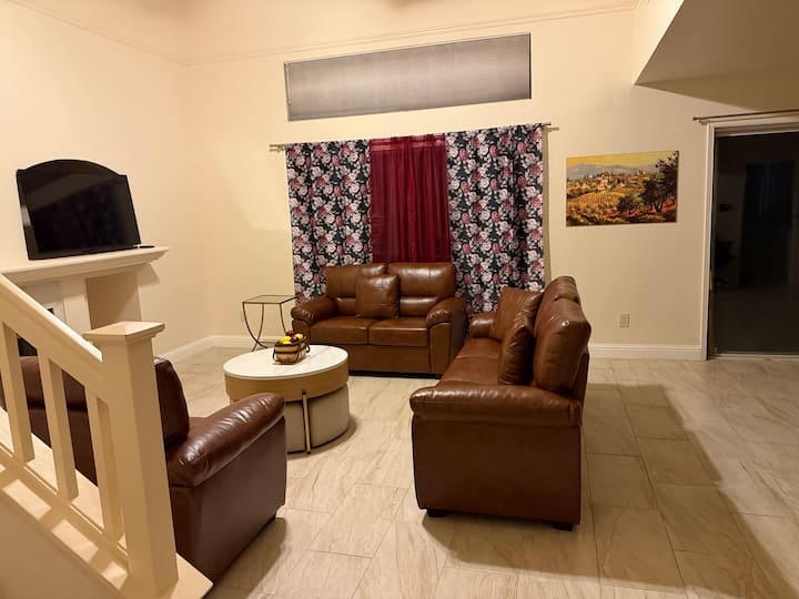 Cozy Vineyard-inspired Home | 3br | Stockton - Stockton, CA