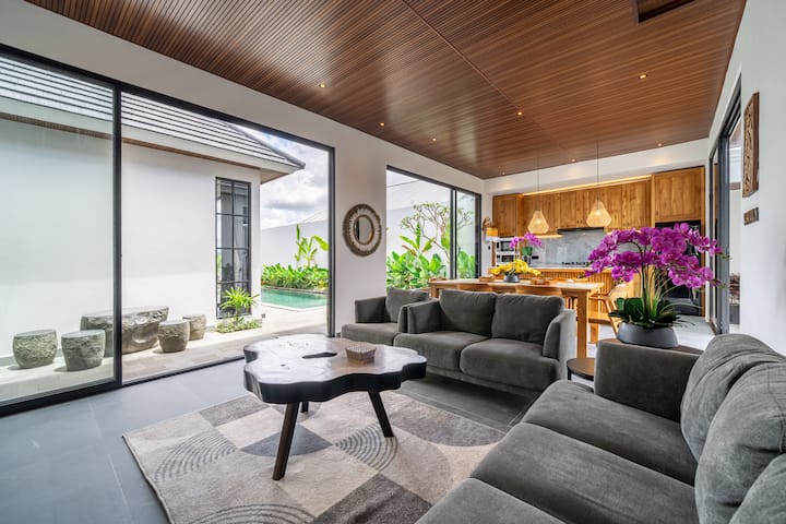 2 Bedroom Tropical Home: Rice Paddy Views In Sakah - Bali