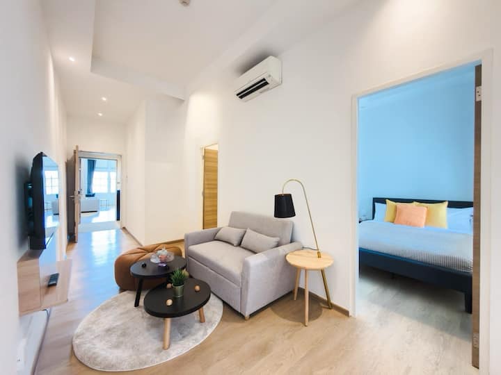 White House 2br  Suite – Prime Bugis - West Coast
