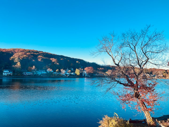 New! Peaceful Lakefront Getaway - Connecticut