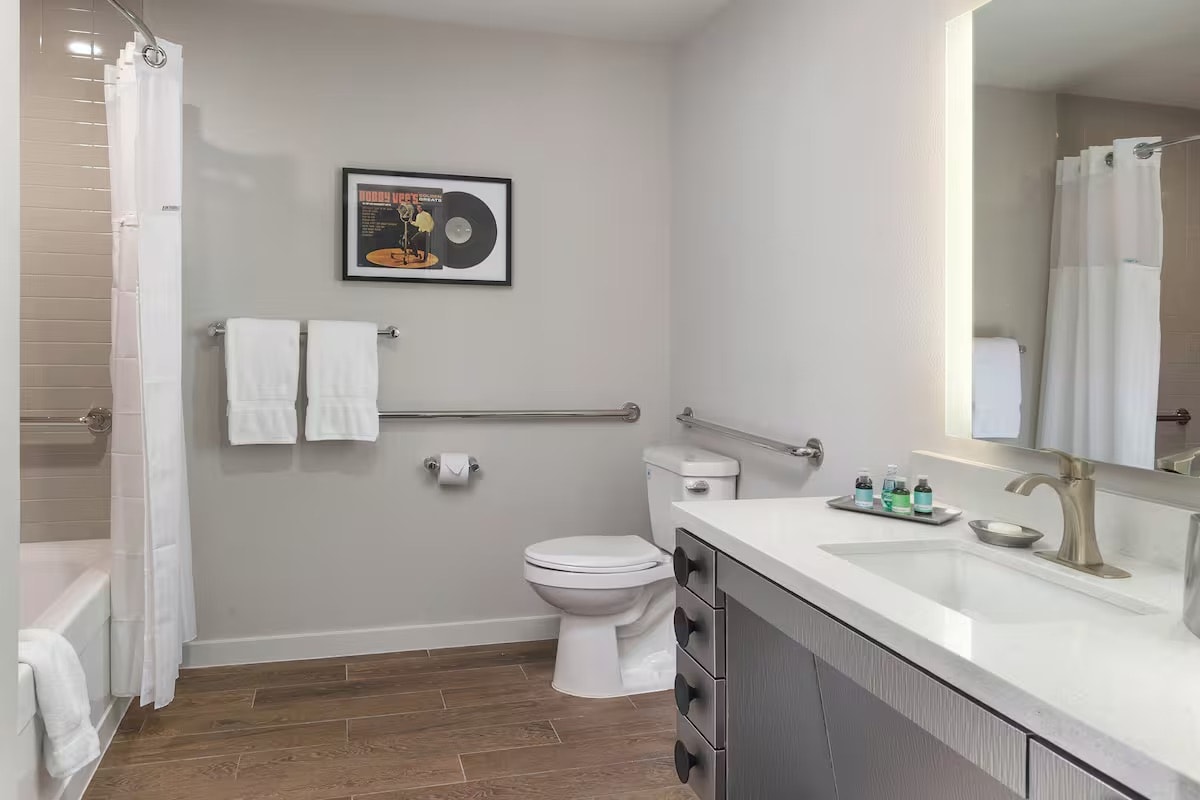 ACL Luxury 1BR/Sleeps 4 Downtown Austin
