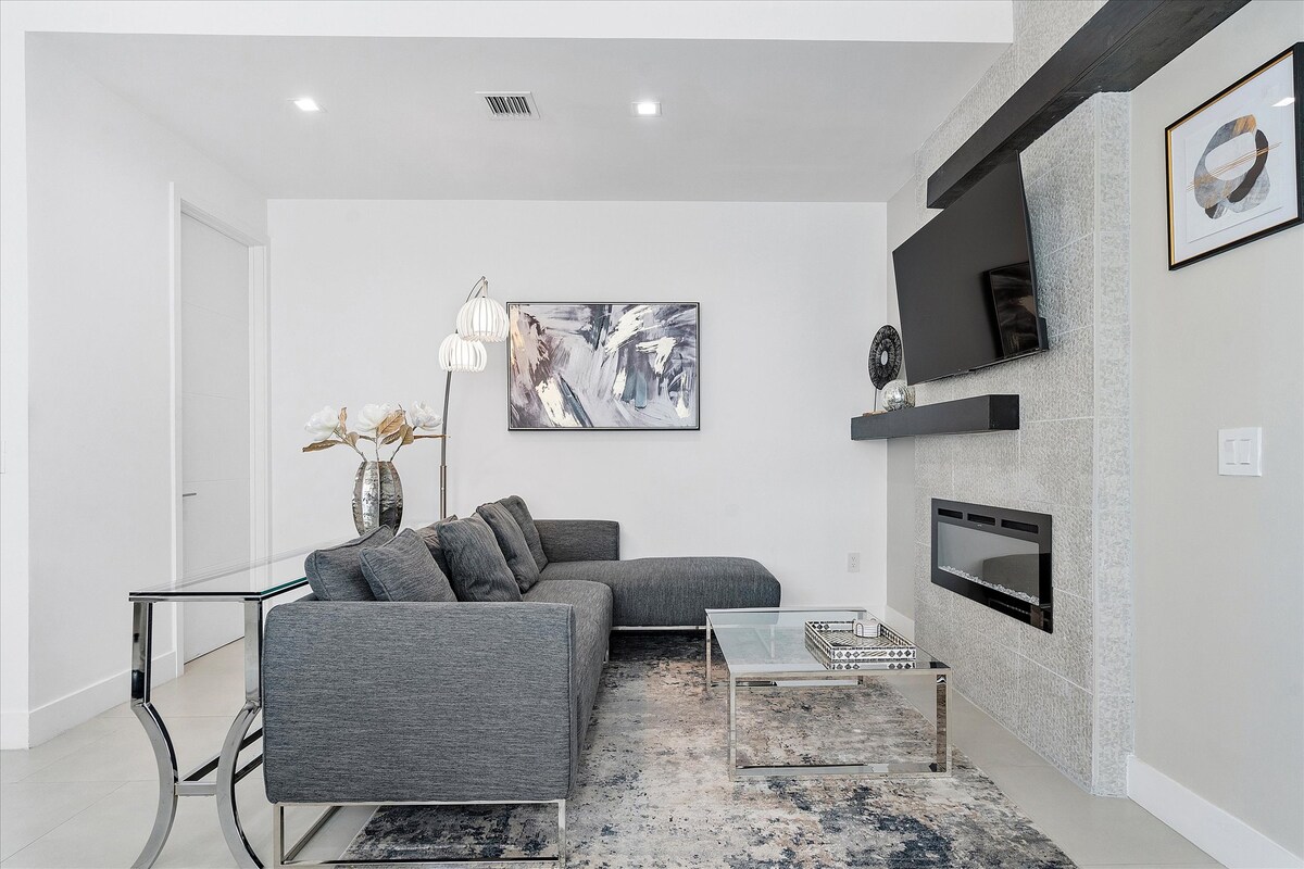Successful Airbnb property: Miami Luxury 4BR Oasis w/ Private Pool & Patio in Douglas Park