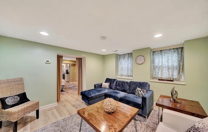Historic Basement Suite Near Downtown Lincoln - リンカーン, NE