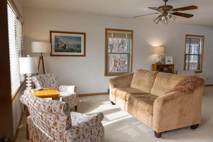 Sunny, Family-friendly Retreat, Near Downtown - Sedgwick County Zoo, Wichita