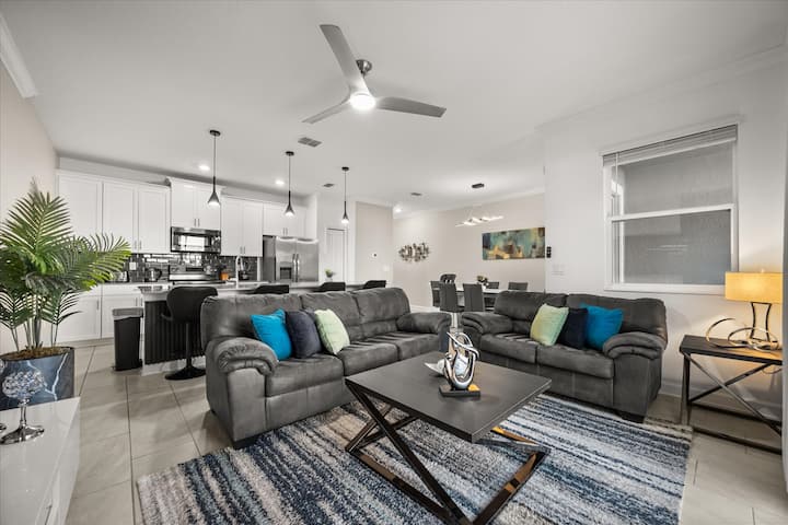 4 Bd/ 3 Ba Sleeps 8! Storey Lake (4295 Pd) - Kissimmee, FL