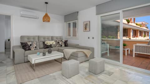 Airbnb con mejor rendimiento: Sea View Apt in La Cala/Pool/BeachWalk/Parking en Mijas