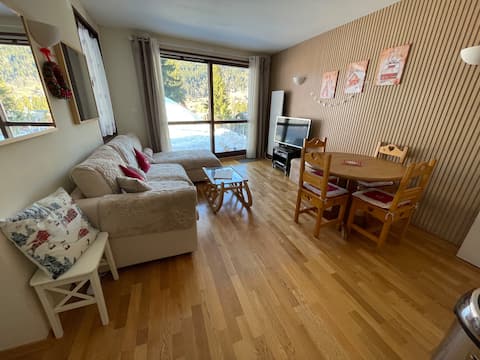 Annonce Airbnb populaire: 2-bedroom apartment 51 m2 Upper ground floor 4/6 people à Les Gets