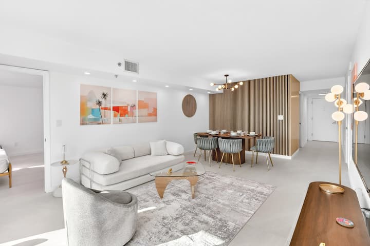 Remodeled Brickell Condo With Water View Balcony - Miami, FL